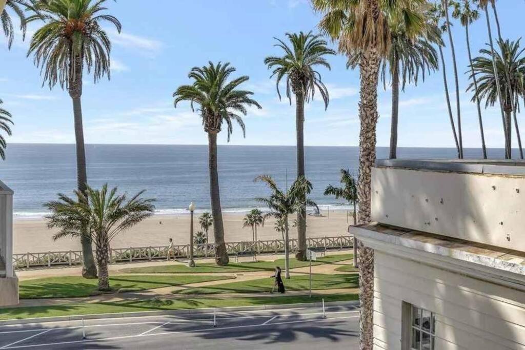 13 Luxury Apartment Los Angeles Exterior photo